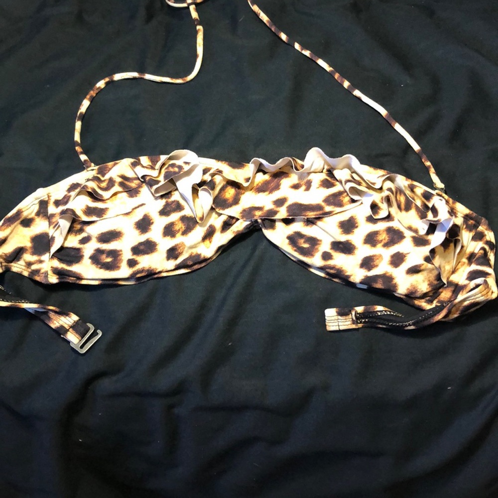 🌸2 for 15🌸 Leopard bikini top